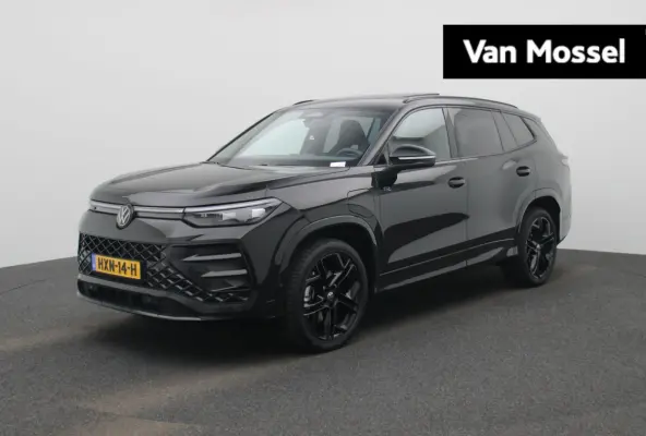 1.5 eHybrid R-Line Edition 204 PK| Origineel Nederlands | 1e Eigenaar | Panoramdak | Navigatie | Achteruitrijcamera | Achterklep Elektrisch | Stoelverwarming | Stuurwielverwarming