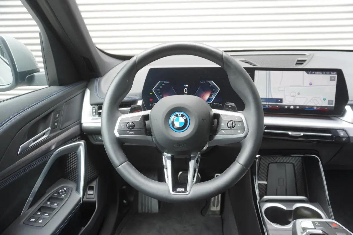 xDrive25e | M Sportpakket | Premium Pack | Driving Assistant Plus | Elektrisch verwarmde voorstoelen | Achteruitrijcamera | Comfort Access