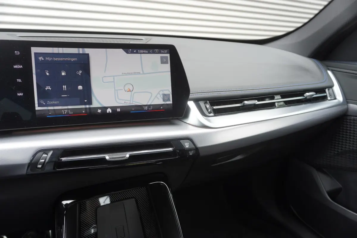 xDrive25e | M Sportpakket | Premium Pack | Driving Assistant Plus | Elektrisch verwarmde voorstoelen | Achteruitrijcamera | Comfort Access