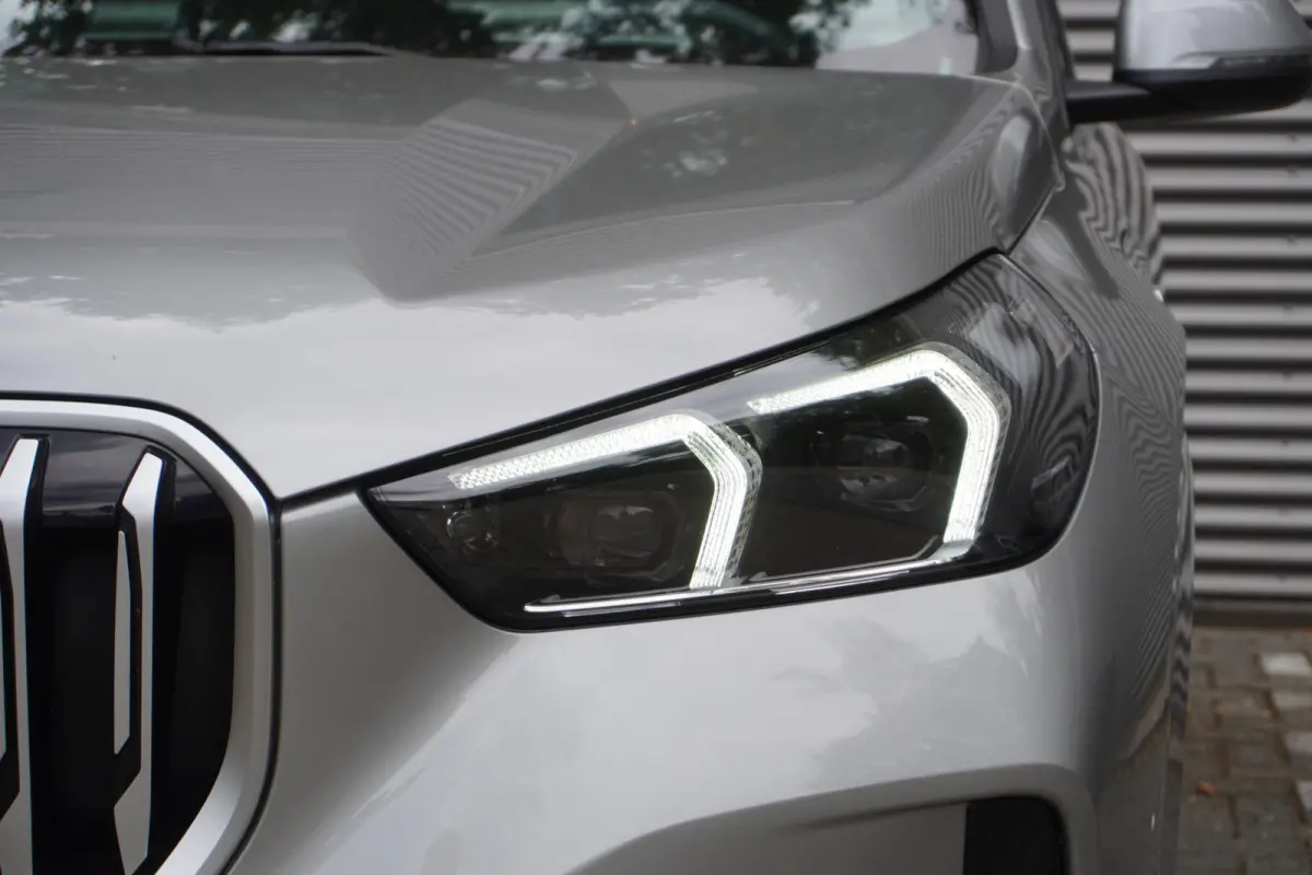 xDrive25e | M Sportpakket | Premium Pack | Driving Assistant Plus | Elektrisch verwarmde voorstoelen | Achteruitrijcamera | Comfort Access