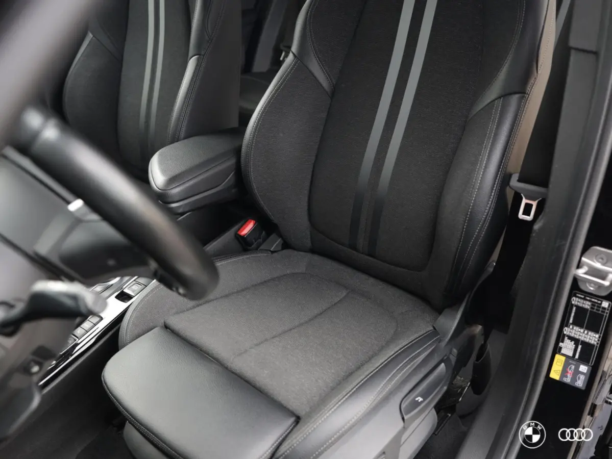 xDr25e M SPORT / HEADUP / HIFI / TREKHAAK / CAMERA / 19"