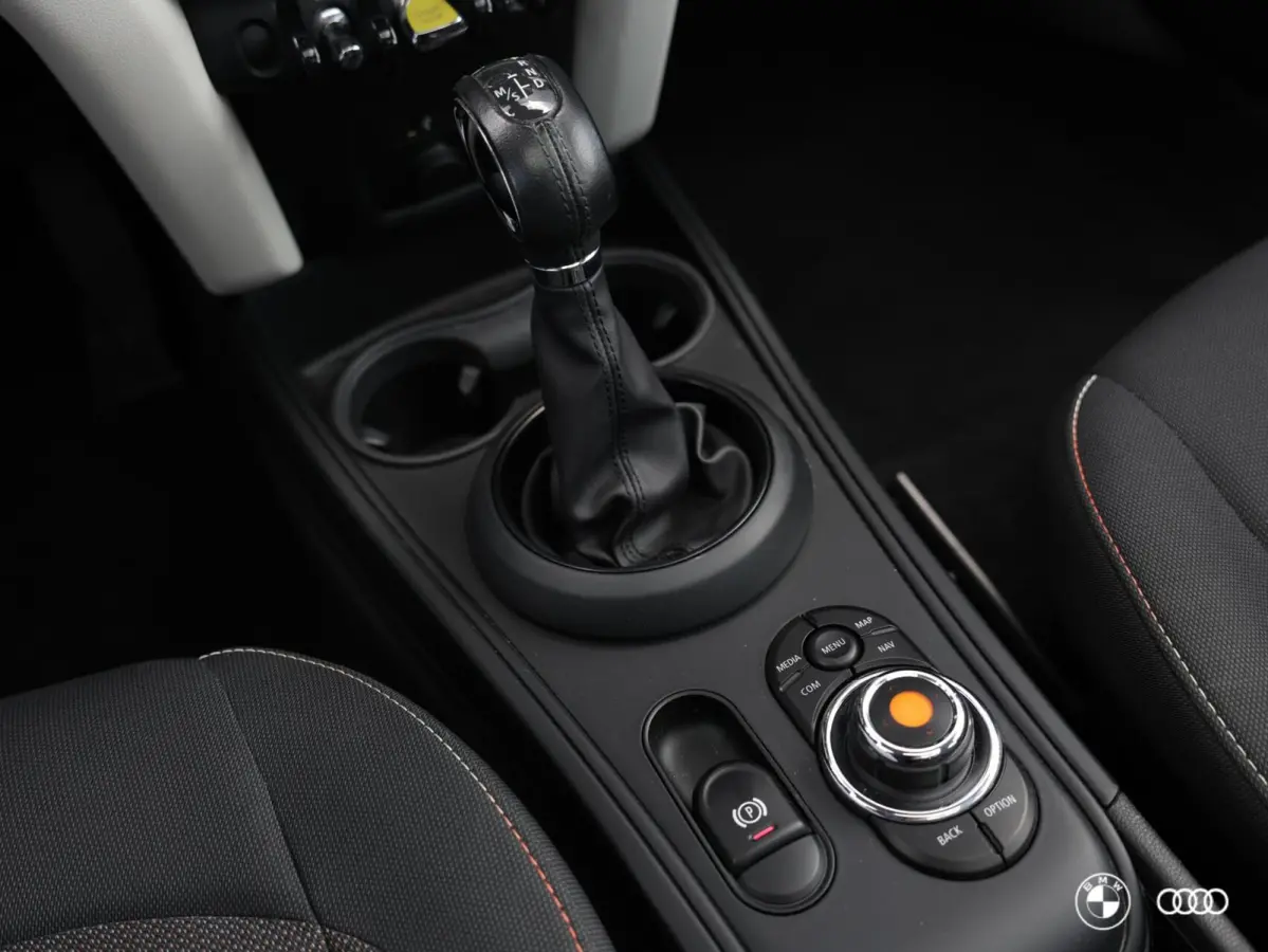COOPER SE ALL4 / PANODAK / STOELVW / AMBIENTE / CARPLAY / 18"
