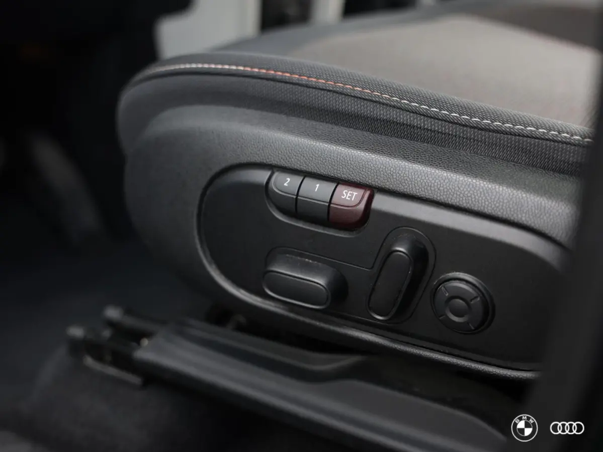 COOPER SE ALL4 / PANODAK / STOELVW / AMBIENTE / CARPLAY / 18"