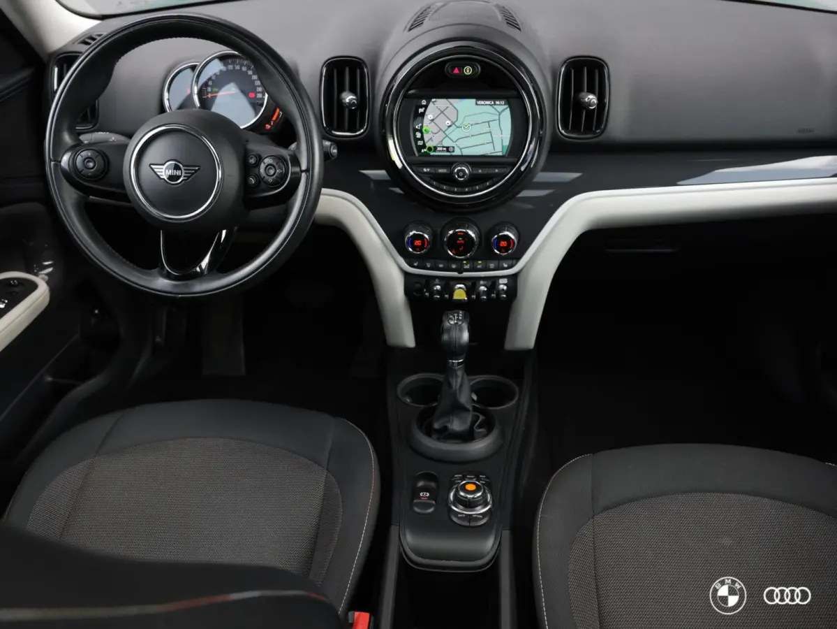 COOPER SE ALL4 / PANODAK / STOELVW / AMBIENTE / CARPLAY / 18"