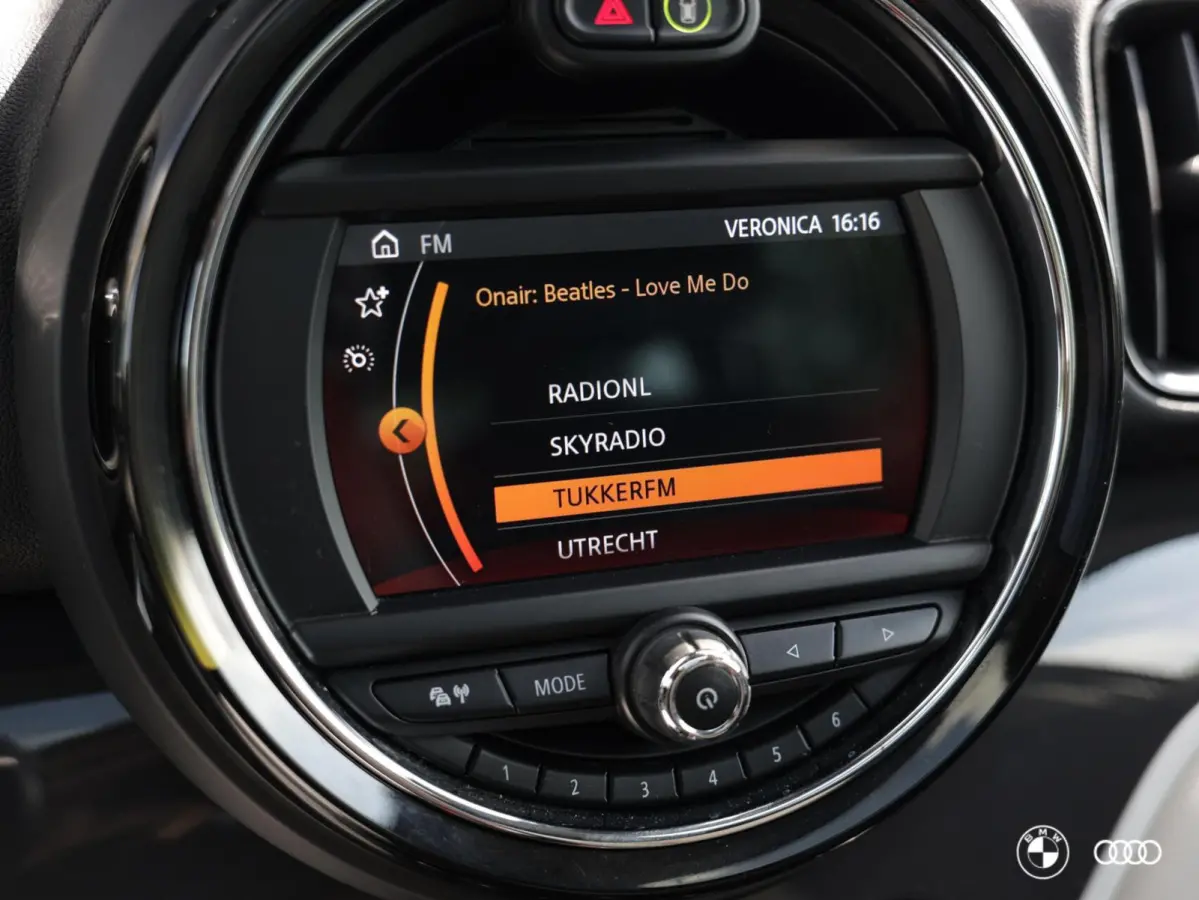 COOPER SE ALL4 / PANODAK / STOELVW / AMBIENTE / CARPLAY / 18"