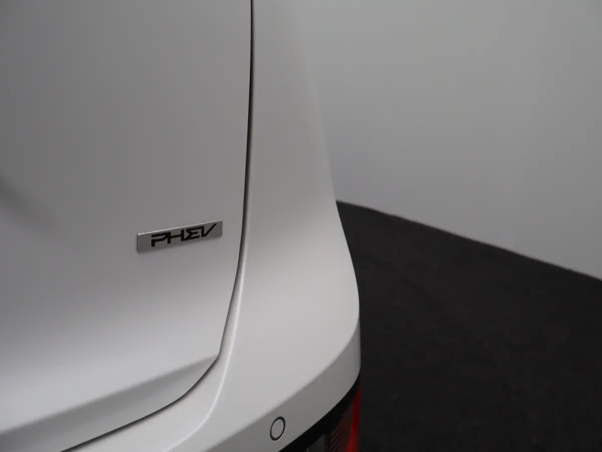 1.6 GDi PHEV DynamicLine | Stoelverwarming voor | Adaptieve Cruise Control | | Achteruitrijcamera | Airco (automatisch) | Apple Carplay/Android Auto|telefoonintegratie premium