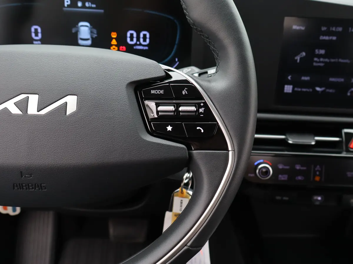 1.6 GDi PHEV DynamicLine | Stoelverwarming voor | Adaptieve Cruise Control | | Achteruitrijcamera | Airco (automatisch) | Apple Carplay/Android Auto|telefoonintegratie premium