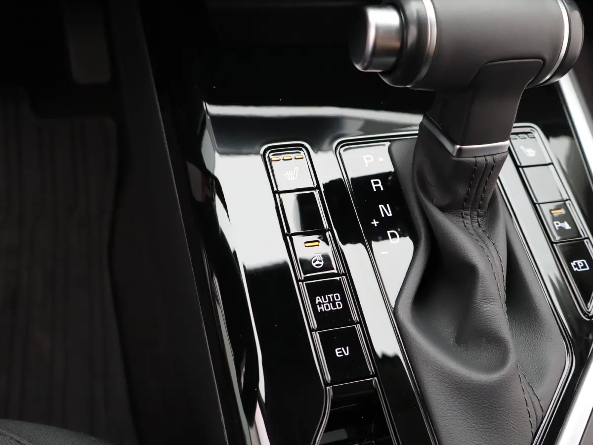 1.6 GDi PHEV DynamicLine | Stoelverwarming voor | Adaptieve Cruise Control | | Achteruitrijcamera | Airco (automatisch) | Apple Carplay/Android Auto|telefoonintegratie premium