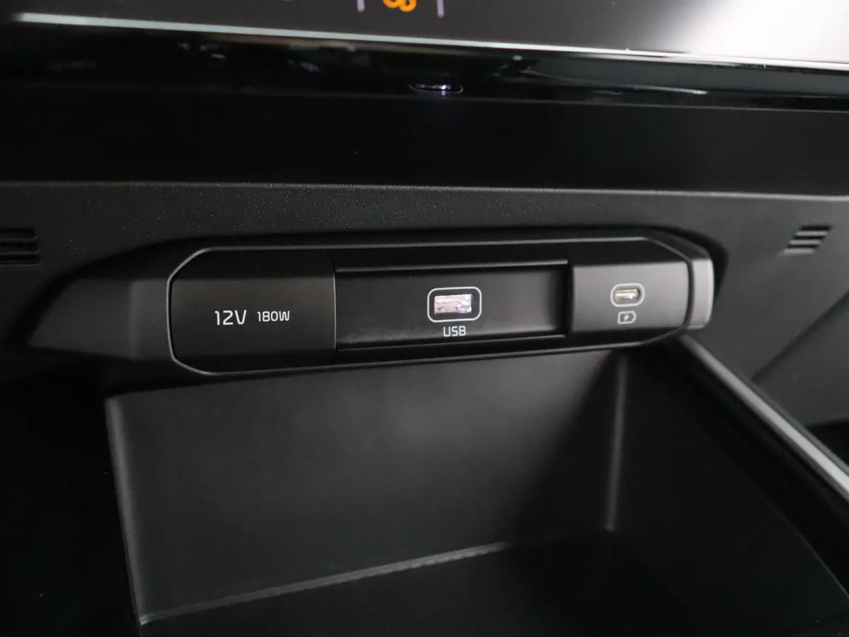 1.6 GDi PHEV DynamicLine | Stoelverwarming voor | Adaptieve Cruise Control | | Achteruitrijcamera | Airco (automatisch) | Apple Carplay/Android Auto|telefoonintegratie premium