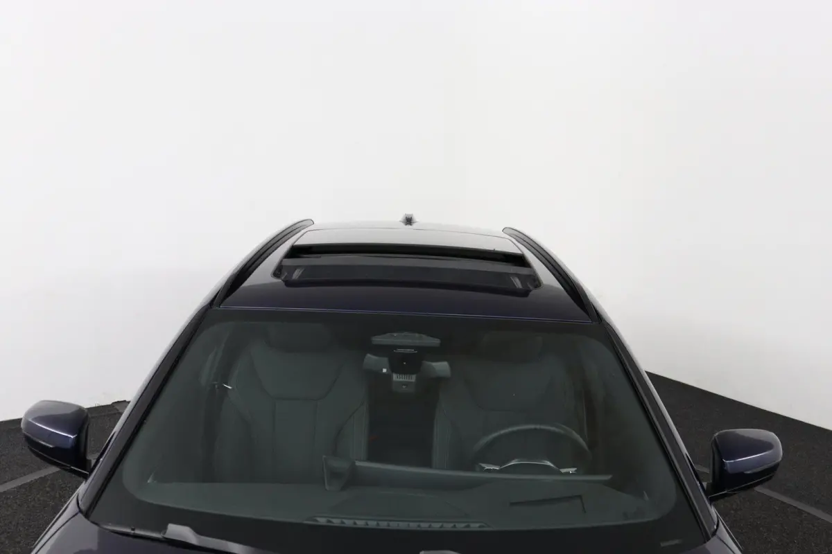 330e | SOH 100% | M Sportpakket Pro | Driving Assistant Professional | Innovation Pack | Panoramadak | Comfort Pack