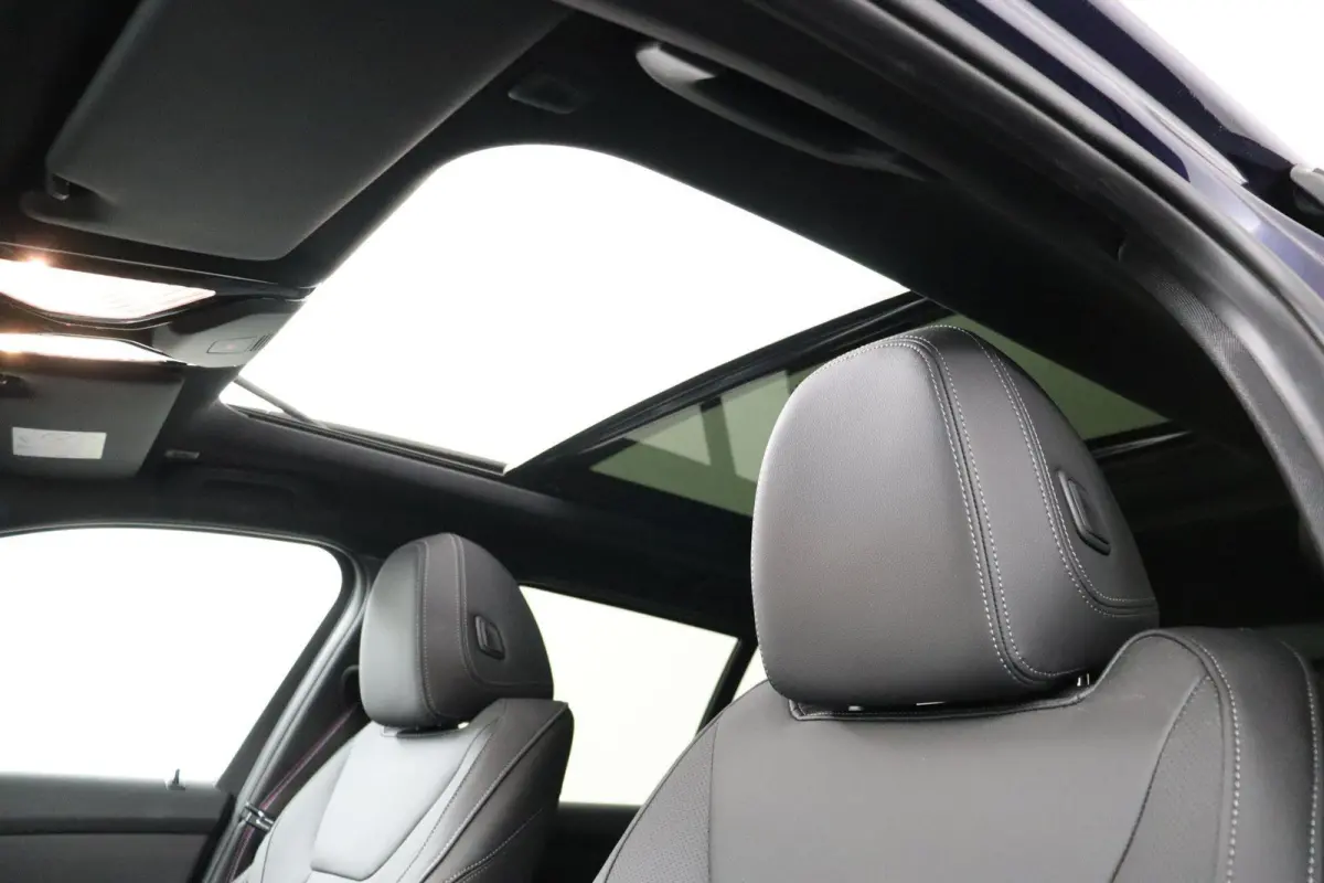 330e | SOH 100% | M Sportpakket Pro | Driving Assistant Professional | Innovation Pack | Panoramadak | Comfort Pack