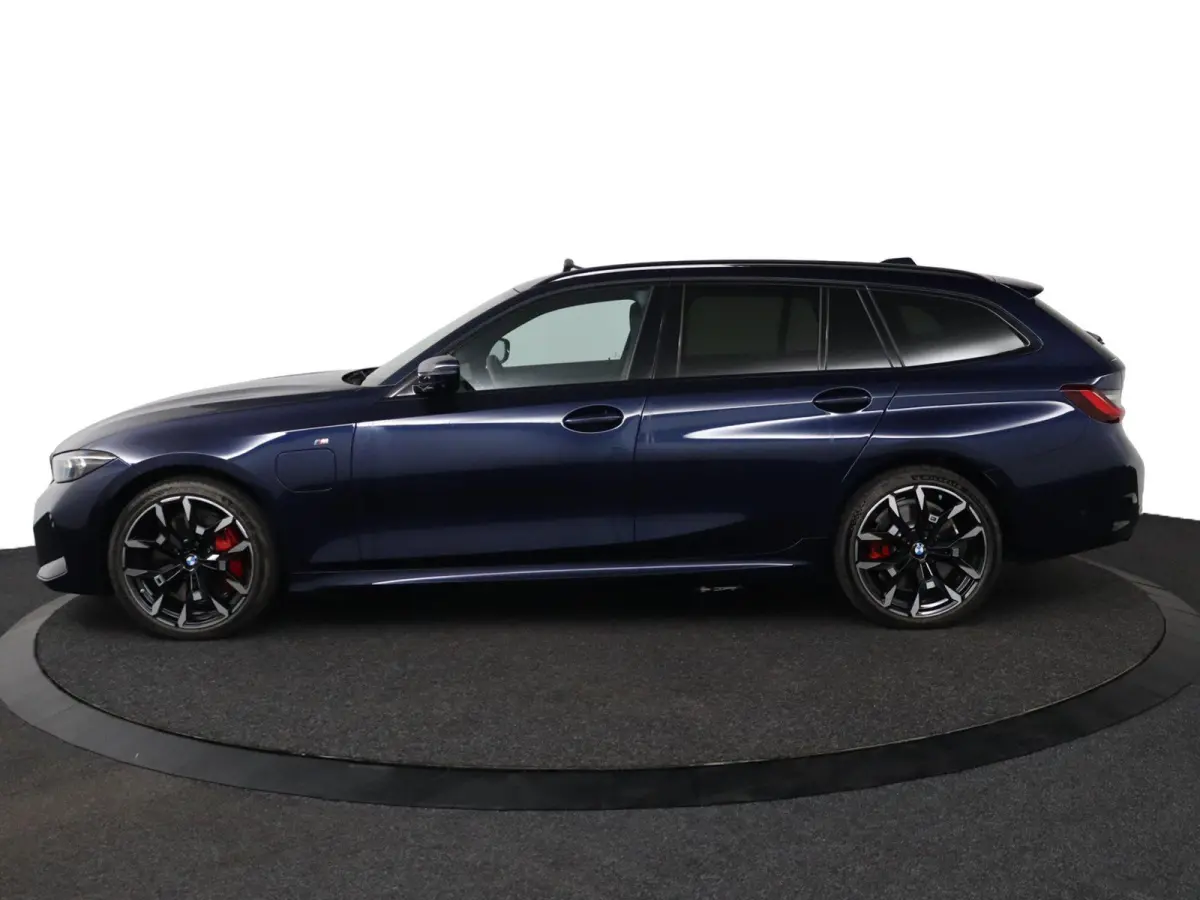 330e | SOH 100% | M Sportpakket Pro | Driving Assistant Professional | Innovation Pack | Panoramadak | Comfort Pack