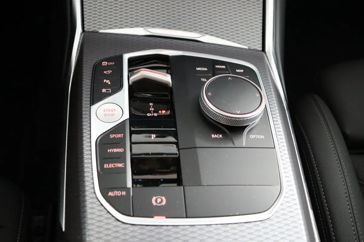 330e | SOH 100% | M Sportpakket Pro | Driving Assistant Professional | Innovation Pack | Panoramadak | Comfort Pack