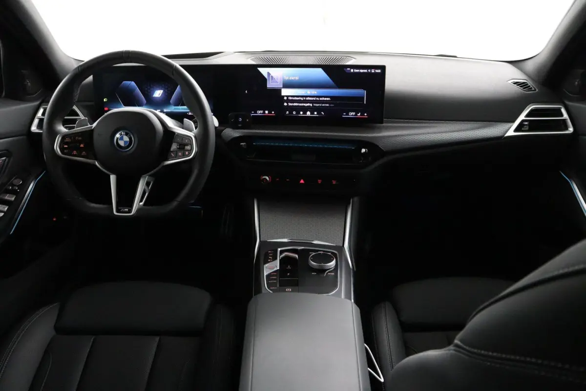 330e | SOH 100% | M Sportpakket Pro | Driving Assistant Professional | Innovation Pack | Panoramadak | Comfort Pack