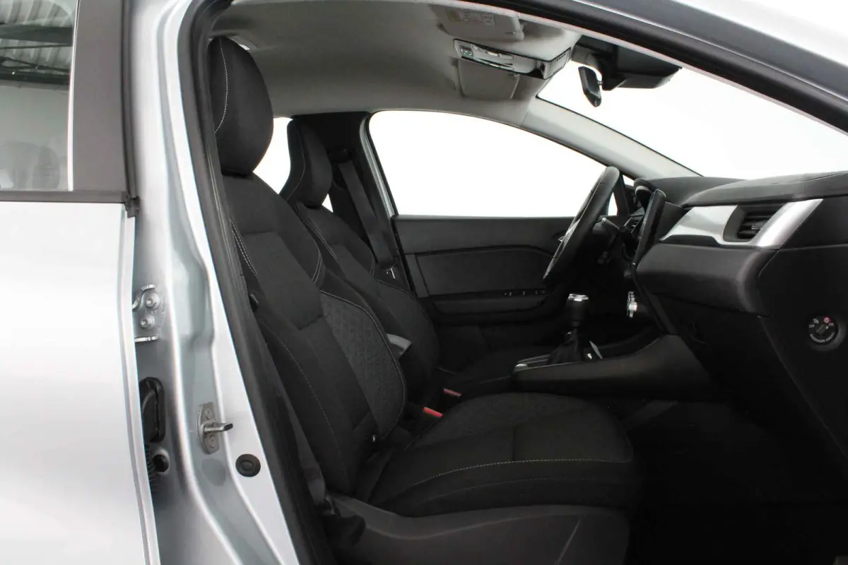 1.0 TCe 90 equilibre > Trekhaak/stoelverwarming/Navigatie via (Apple CarPlay / Android Auto)