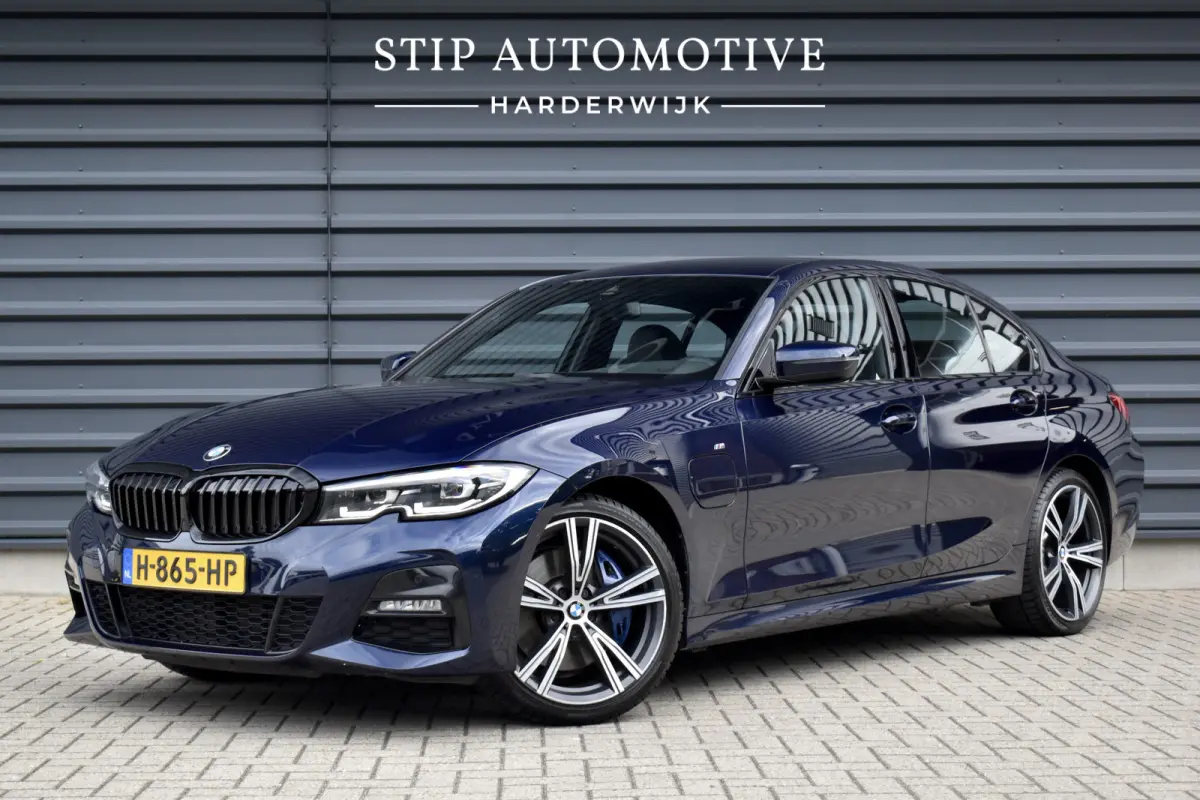 330e M Sport Individual | 19'' Wielen | Lederen Bekleding | CarPlay | Audio Media Pack | 1e Eigenaar |