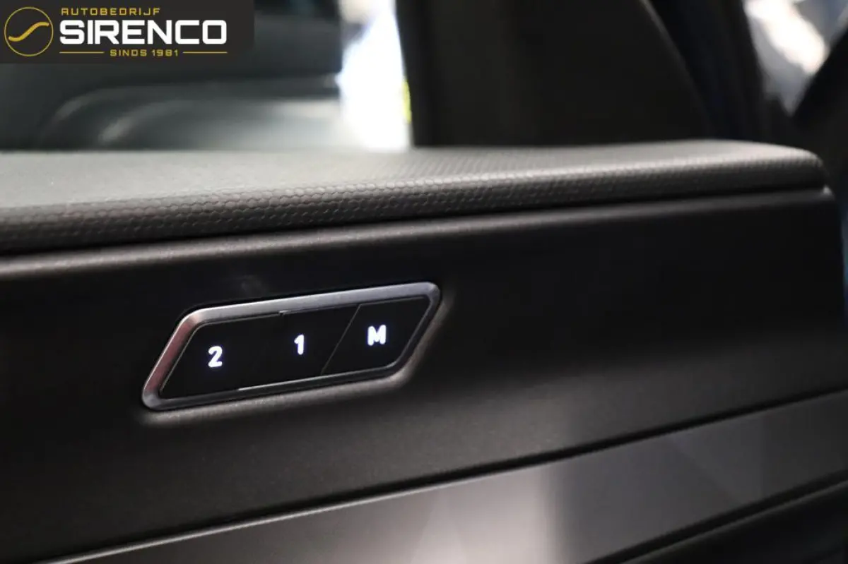 1.5| 360 camera met 3d view | panodak | stoelverwarming |Android auto & Apple carplay |dab | adaptive cruise control | sfeerverlichting |