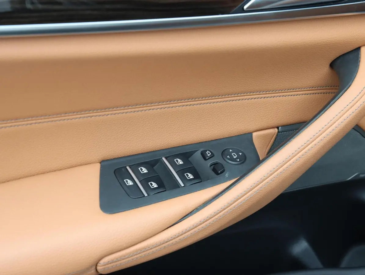 530e Luxury Line | SOH 91% | LASER LED | H&K audio
