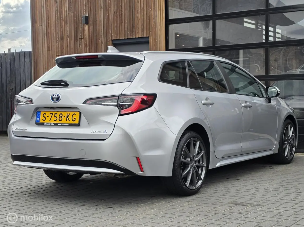 HYBRID ACC CARPLAY CAMERA