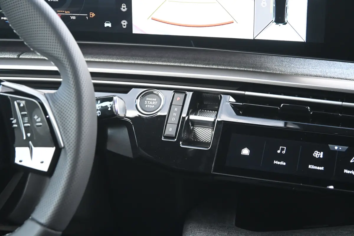 GT | Adaptieve cruise control met Stop&Go functie | LED 3D-achterlichten | Pack Safety Plus