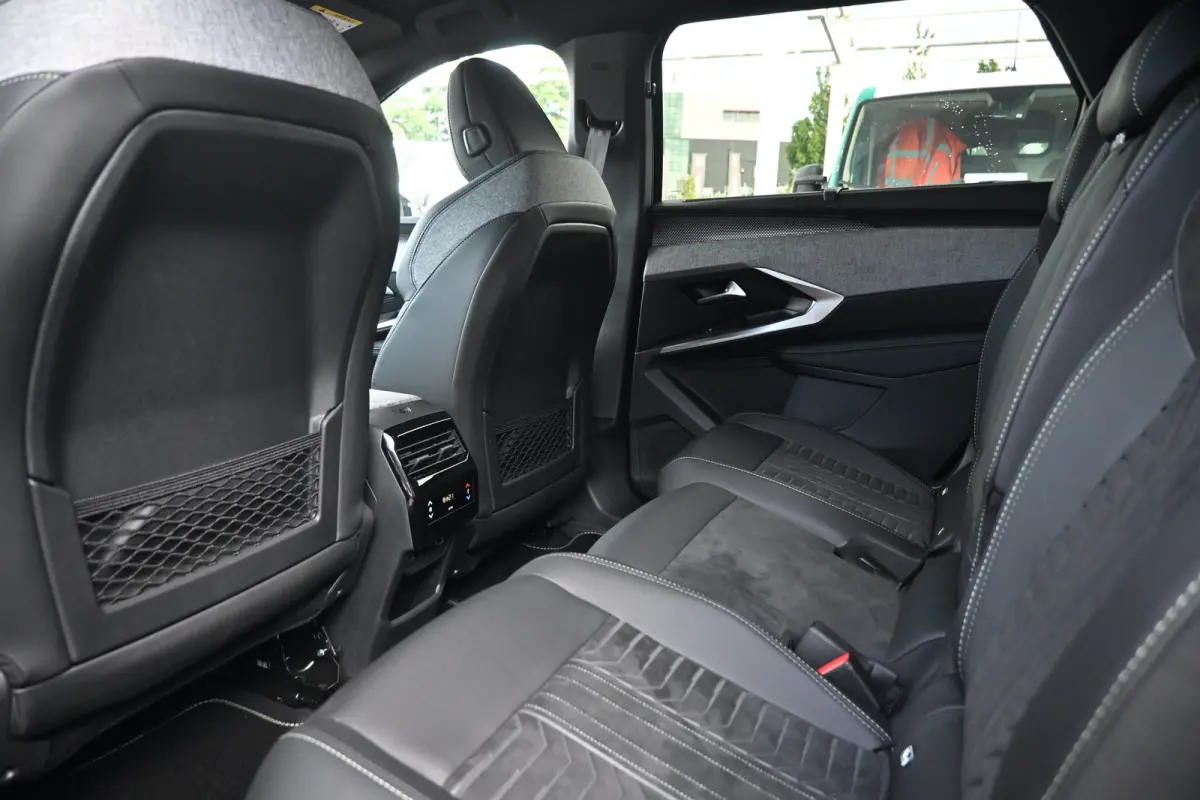 GT | Adaptieve cruise control met Stop&Go functie | LED 3D-achterlichten | Pack Safety Plus