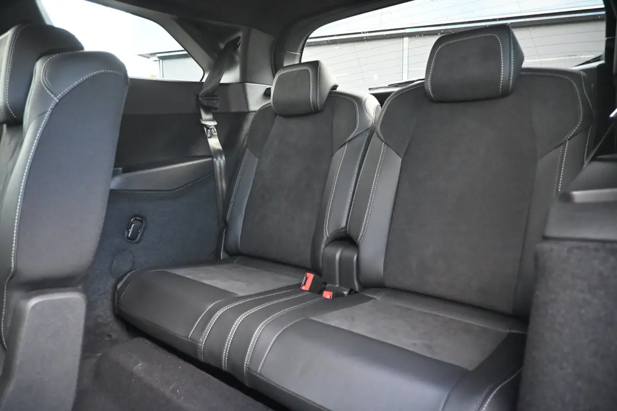 GT | Adaptieve cruise control met Stop&Go functie | LED 3D-achterlichten | Pack Safety Plus