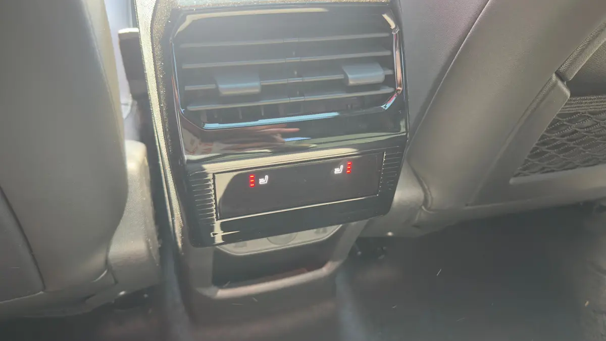 GT | Adaptieve cruise control met Stop&Go functie | Elektrische parkeerrem | Extra getinte achterste zijruiten en achterruit