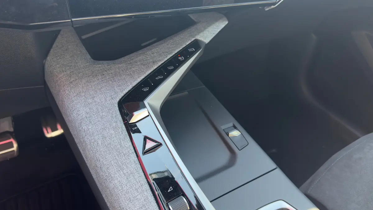 GT | Adaptieve cruise control met Stop&Go functie | Elektrische parkeerrem | Extra getinte achterste zijruiten en achterruit