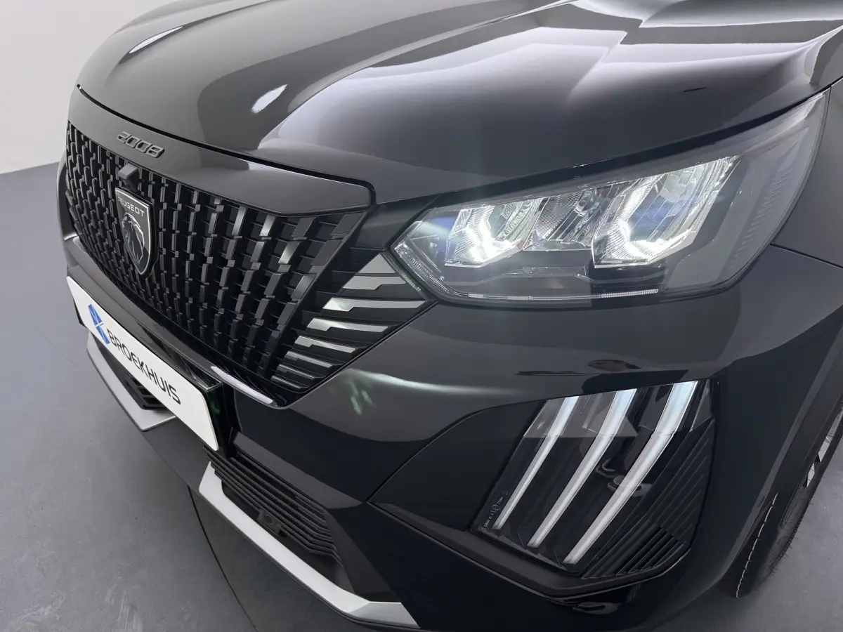 Allure | Active Safety Brake met camera en radar (automatisch noodremsysteem) met Distance Alert (waarschuwing dreigende aanrijding) | Advanced Active Safety Brake met camera en radar | Clim