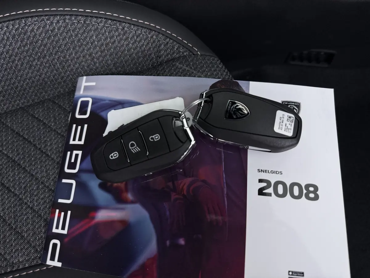 Allure | Active Safety Brake met camera en radar (automatisch noodremsysteem) met Distance Alert (waarschuwing dreigende aanrijding) | Advanced Active Safety Brake met camera en radar | Clim
