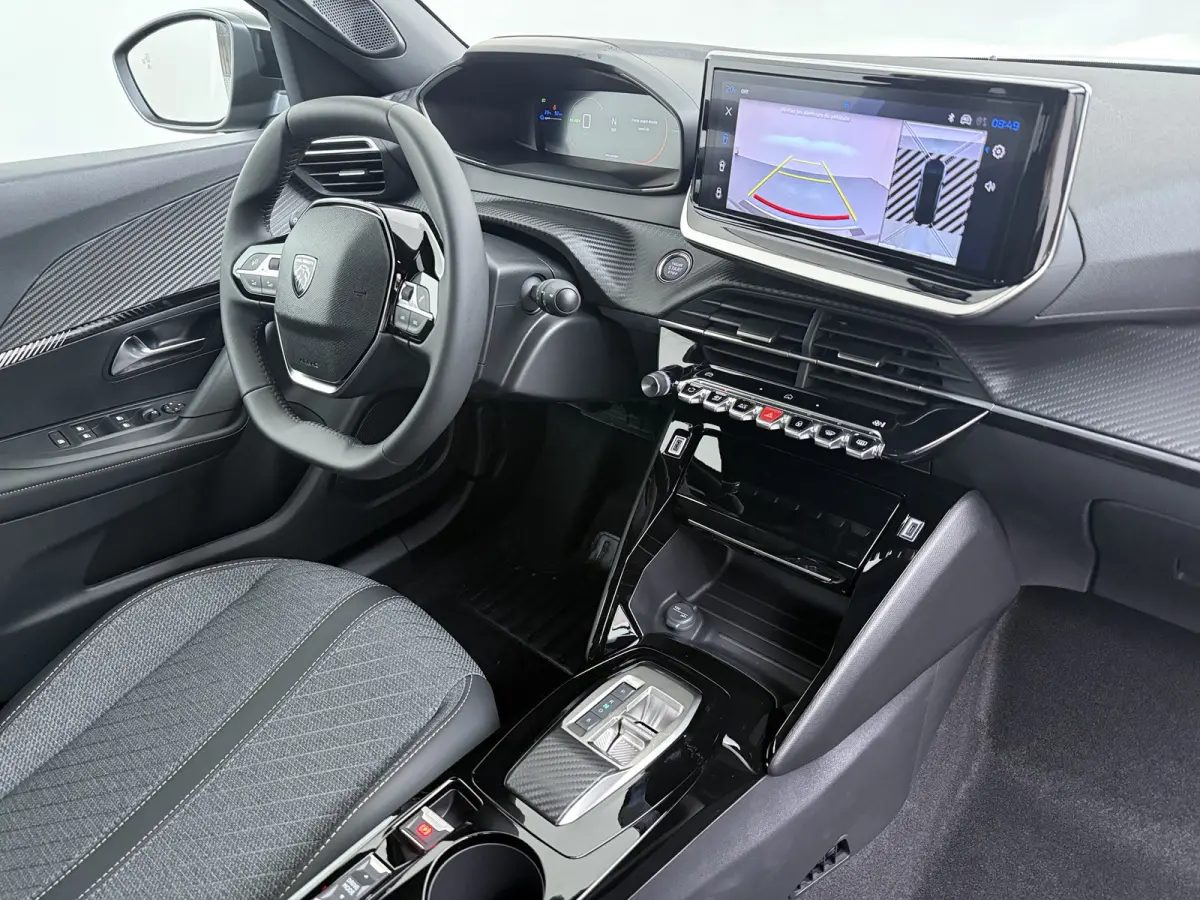 Allure | Active Safety Brake met camera en radar (automatisch noodremsysteem) met Distance Alert (waarschuwing dreigende aanrijding) | Advanced Active Safety Brake met camera en radar | Clim