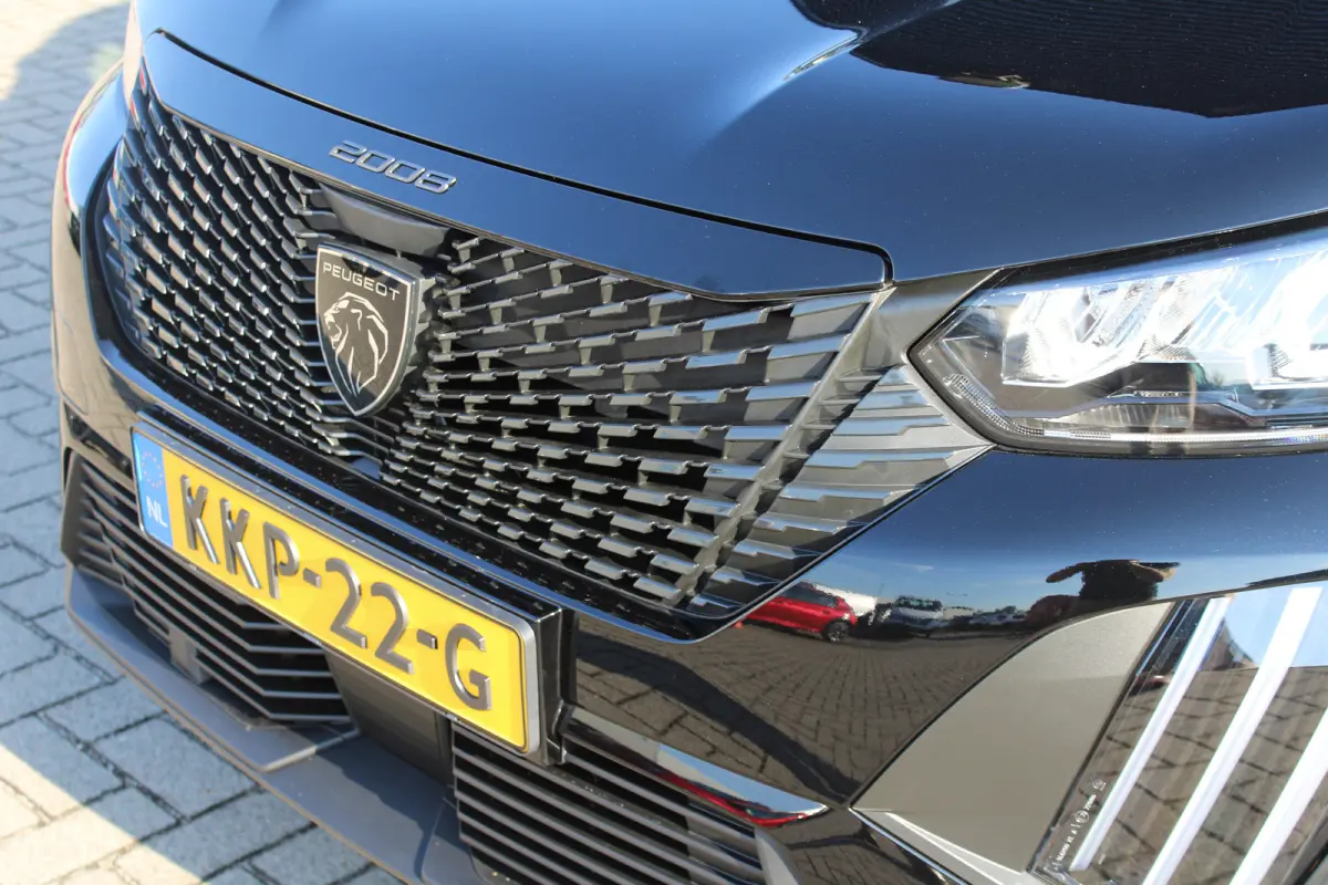 Business | Climate Control | Dashboard in zacht materiaal met carboneffect en hoogglans zwarte sierstrip | Extra getinte achterste zijruiten en achterruit