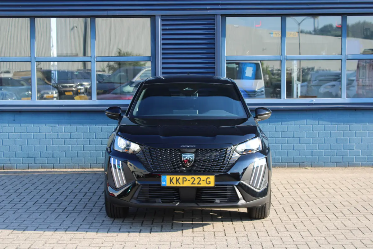 Business | Climate Control | Dashboard in zacht materiaal met carboneffect en hoogglans zwarte sierstrip | Extra getinte achterste zijruiten en achterruit