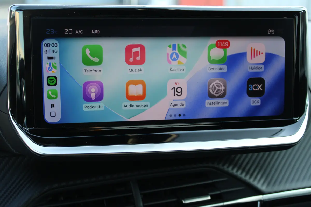 Business | Climate Control | Dashboard in zacht materiaal met carboneffect en hoogglans zwarte sierstrip | Extra getinte achterste zijruiten en achterruit