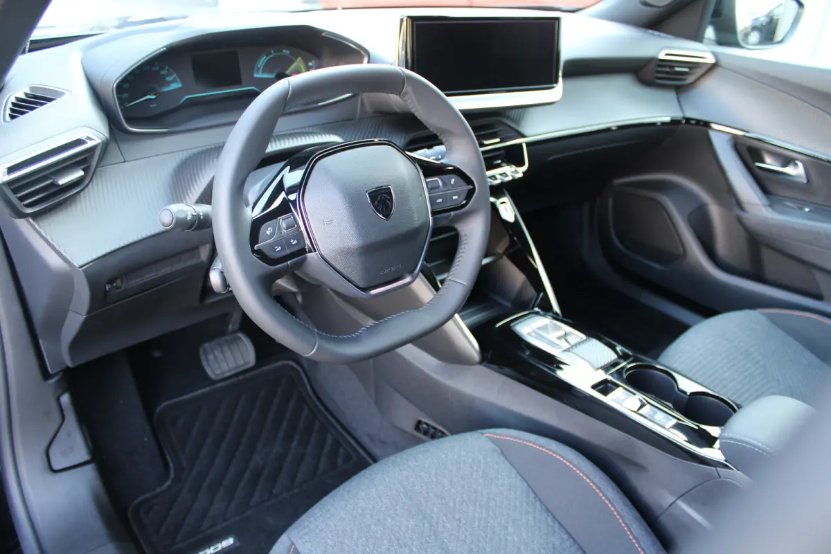 Business | Climate Control | Dashboard in zacht materiaal met carboneffect en hoogglans zwarte sierstrip | Extra getinte achterste zijruiten en achterruit