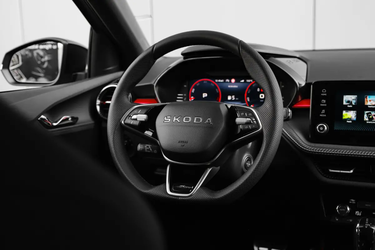 Monte Carlo | Achteruitrijcamera | Cruise control met speedlimiter | Driver Activity Assistant, vermoeidheid waarschuwingssysteem