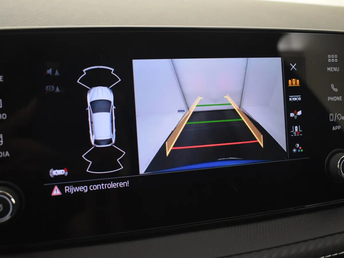 Monte Carlo | Achteruitrijcamera | Cruise control met speedlimiter | Driver Activity Assistant, vermoeidheid waarschuwingssysteem