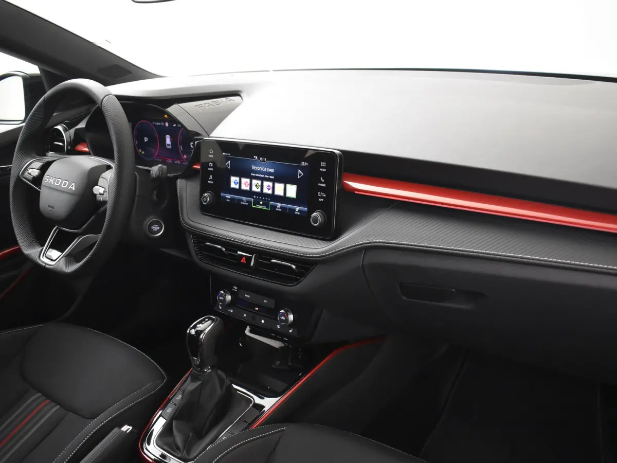 Monte Carlo | Achteruitrijcamera | Cruise control met speedlimiter | Driver Activity Assistant, vermoeidheid waarschuwingssysteem