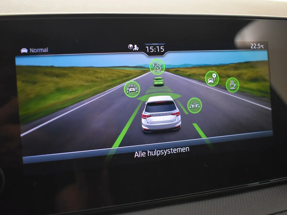 Monte Carlo | Achteruitrijcamera | Cruise control met speedlimiter | Driver Activity Assistant, vermoeidheid waarschuwingssysteem
