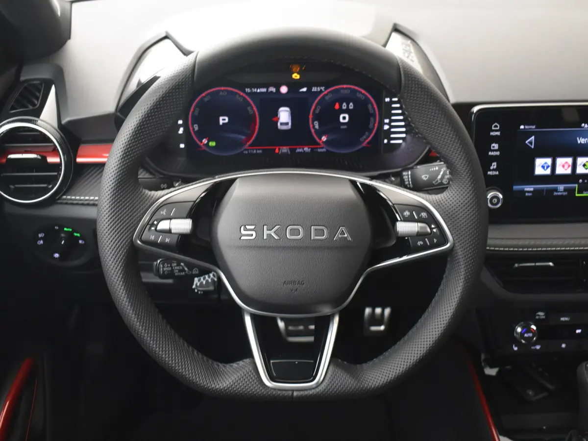Monte Carlo | Achteruitrijcamera | Cruise control met speedlimiter | Driver Activity Assistant, vermoeidheid waarschuwingssysteem