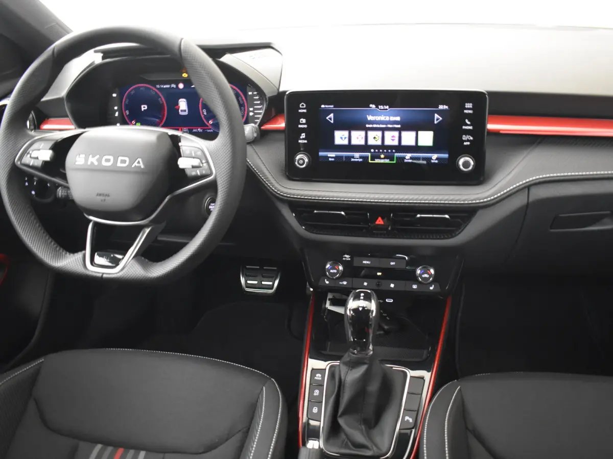 Monte Carlo | Achteruitrijcamera | Cruise control met speedlimiter | Driver Activity Assistant, vermoeidheid waarschuwingssysteem