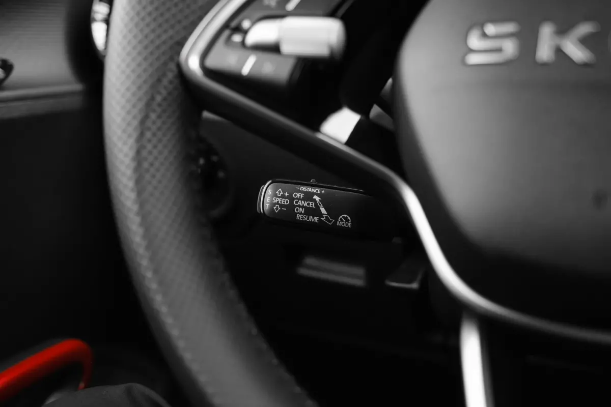 Monte Carlo | Achteruitrijcamera | Cruise control met speedlimiter | Driver Activity Assistant, vermoeidheid waarschuwingssysteem
