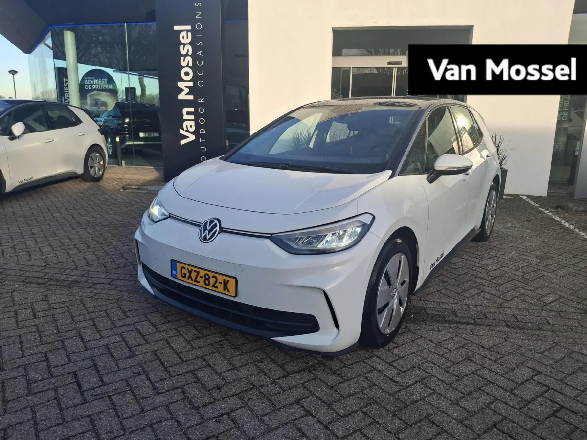 Pure Oranje Edition 52 kWh 170 PK | EM | Parkeersensoren | Apple Carplay | Android Auto | LED | Adaptive Cruise Control | Keyless Go | Climate Control |