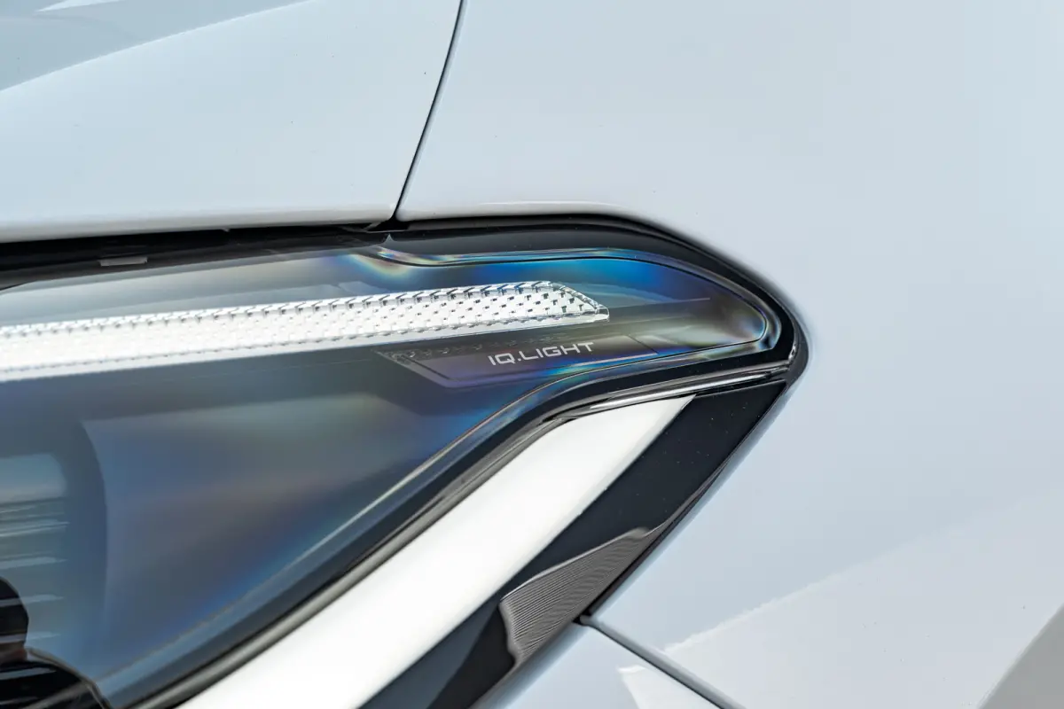 Style | Airconditioning automatisch, 2-zone (Climatronic) | Automatische afstandsregeling (Adaptive Cruise Control) | Buitenspiegels elektrisch instel-, verwarm- en inklapbaar