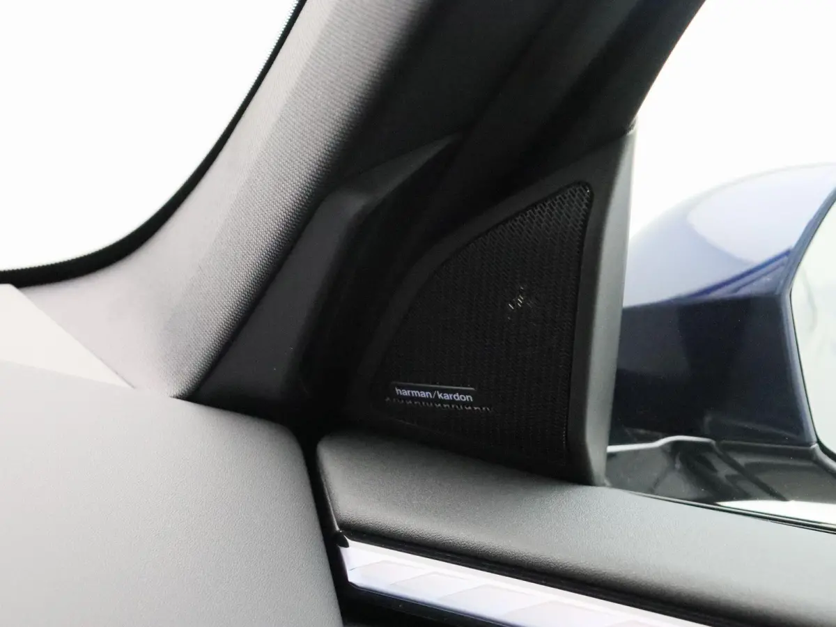 30e xDrive M Sportpakket Pro | SoH 100% |  Professional Pack | Comfort Pack | Premium Pack | Trekhaak | Panoramadak | Driving Assistant Professional | Harman Kardon | 21''