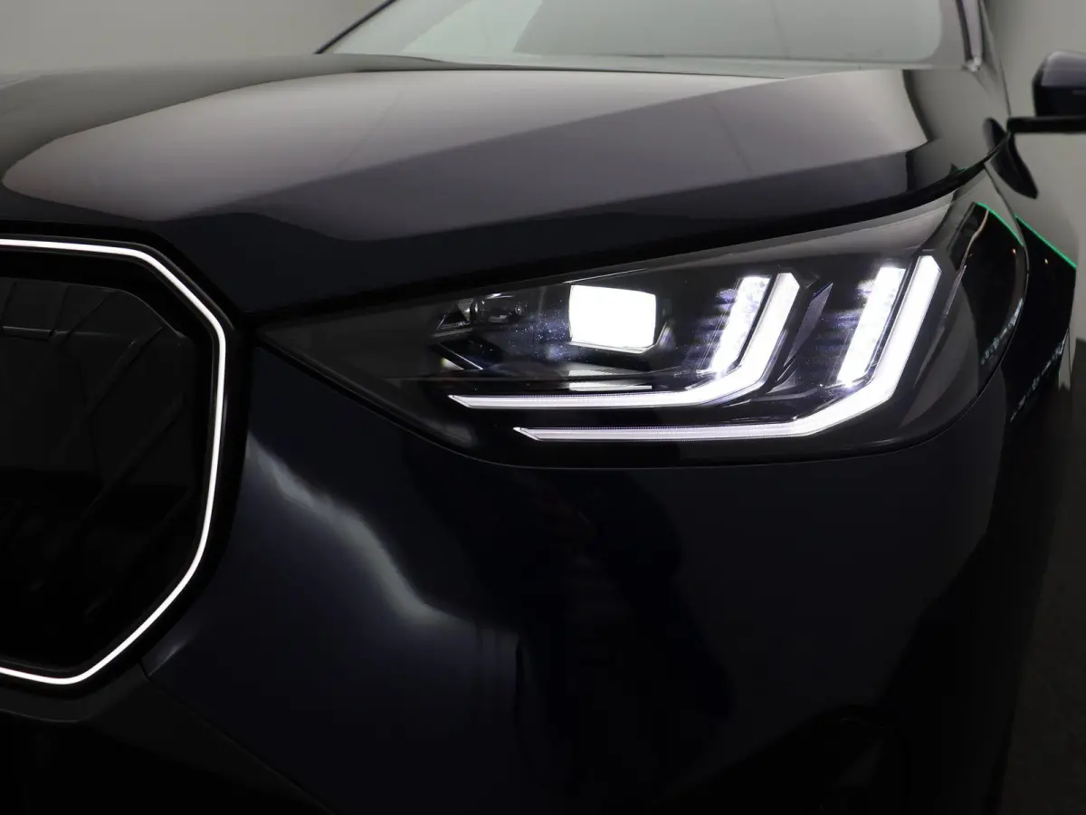 30e xDrive M Sportpakket Pro | SoH 100% |  Professional Pack | Comfort Pack | Premium Pack | Trekhaak | Panoramadak | Driving Assistant Professional | Harman Kardon | 21''