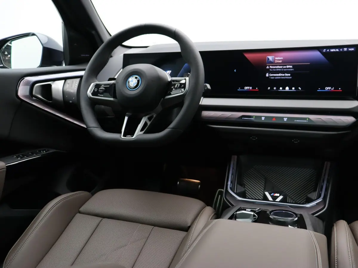 30e xDrive M Sportpakket Pro | SoH 100% |  Professional Pack | Comfort Pack | Premium Pack | Trekhaak | Panoramadak | Driving Assistant Professional | Harman Kardon | 21''