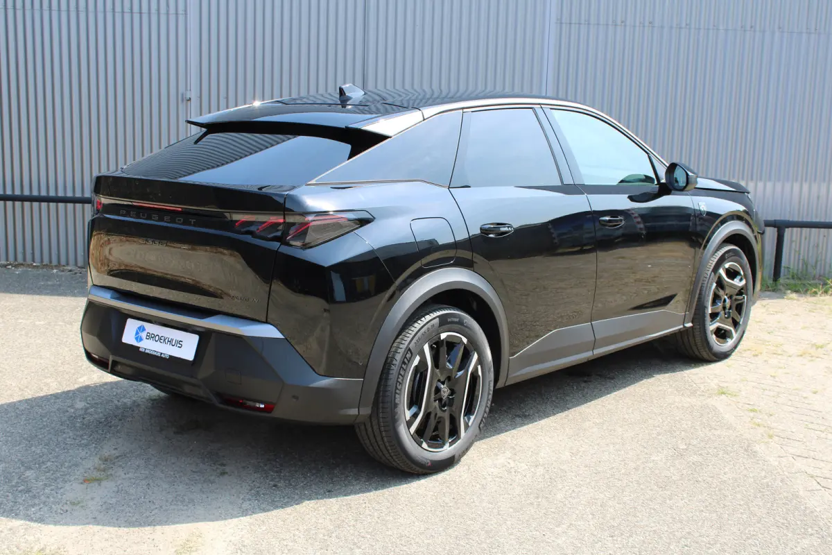 GT | Adaptieve cruise control met Stop&Go functie | Elektrische parkeerrem | Extra getinte achterste zijruiten en achterruit