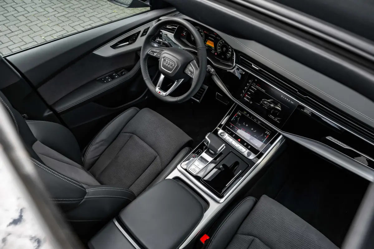 55 TFSI e quattro Pro Line S 394PK | Trekhaak | 4-wielsturing | Panorama Dak | B&O | Nachtzicht | 360 Camera | Sfeerverlichting