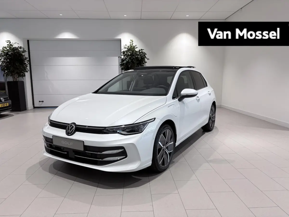 1.5 eHybrid Style Edition 204 PK Plug-in Hybrid | Elektrisch uitklapbare Trekhaak | Panoramadak | Android Auto/Apple Carplay draadloos | Keyless access | Dodehoeksensoren | Ruiten getint | A